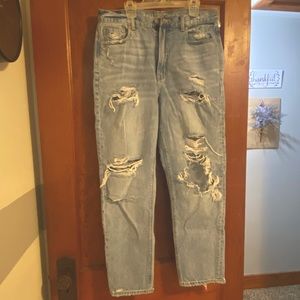 American Eagle High-Rise Mom Jeans